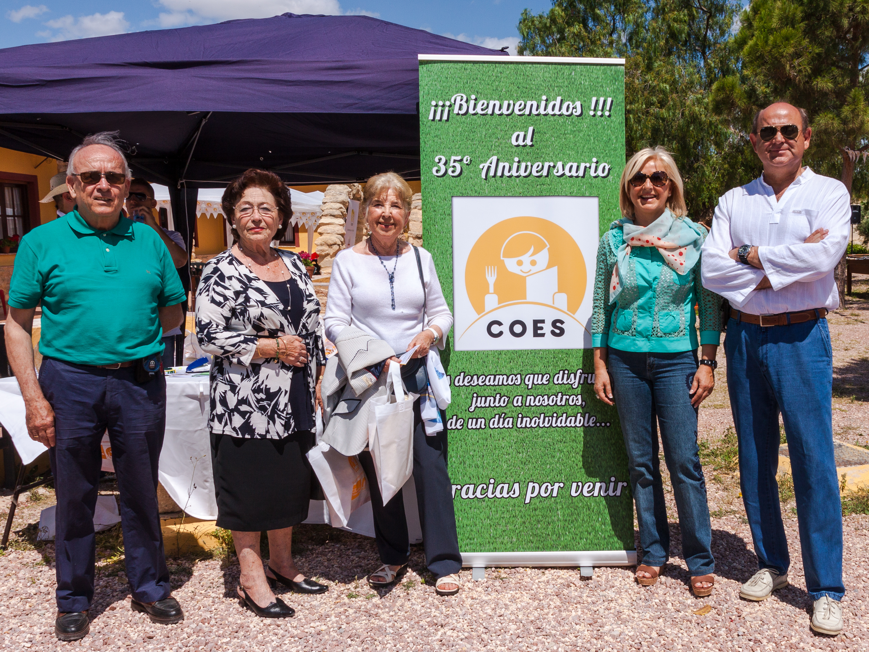 Recibiendo a los invitados Recibiendo a los invitados